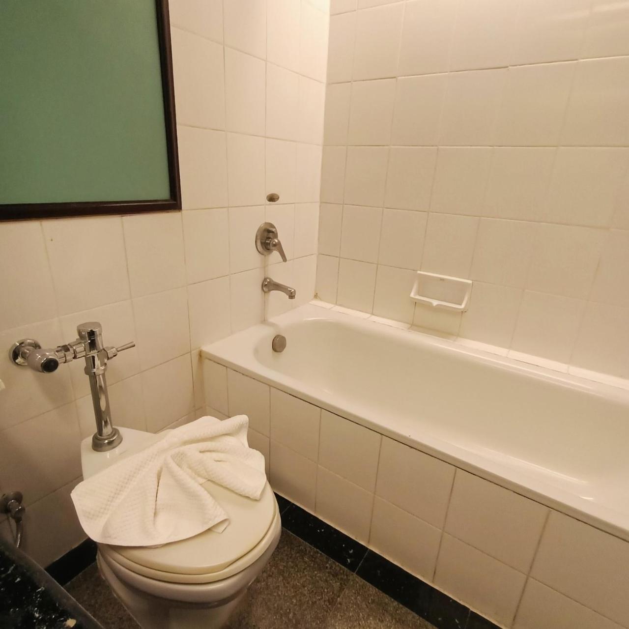 Mayflower Grande Hotel Phitsanulok Luaran gambar