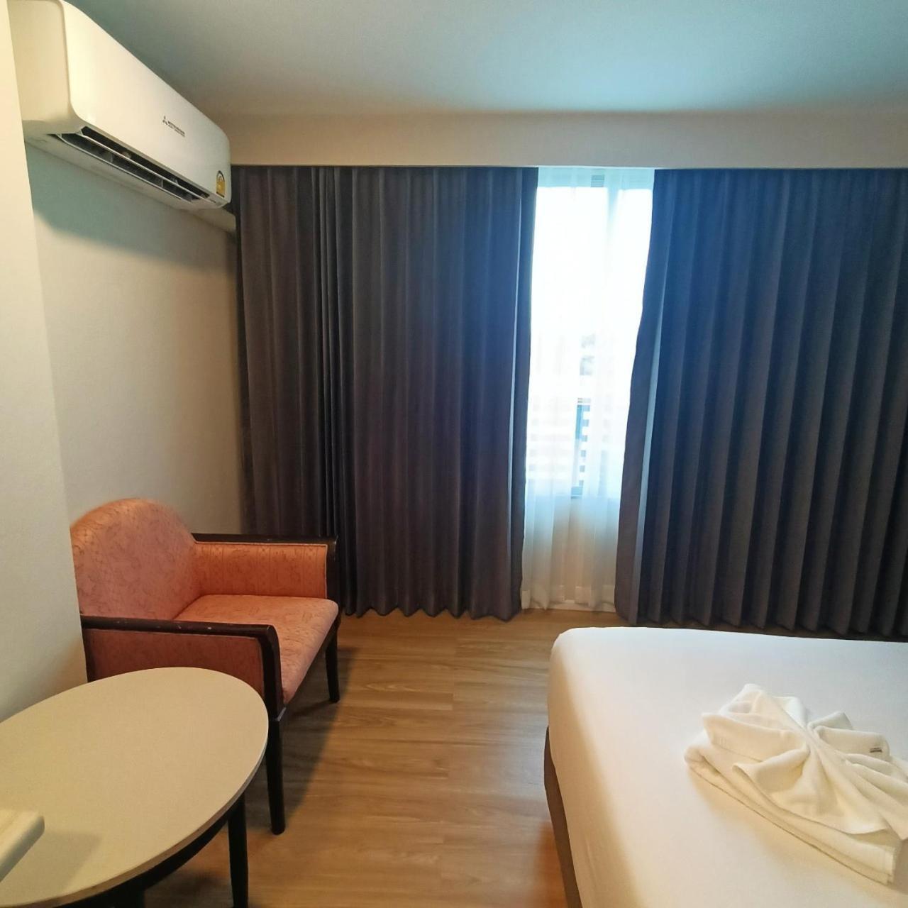 Mayflower Grande Hotel Phitsanulok Luaran gambar