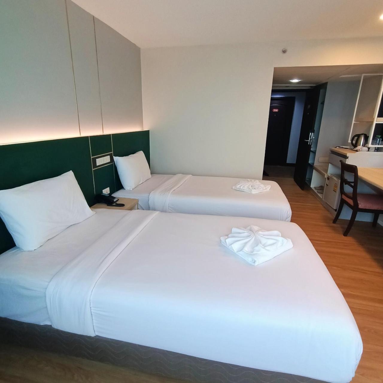 Mayflower Grande Hotel Phitsanulok Luaran gambar